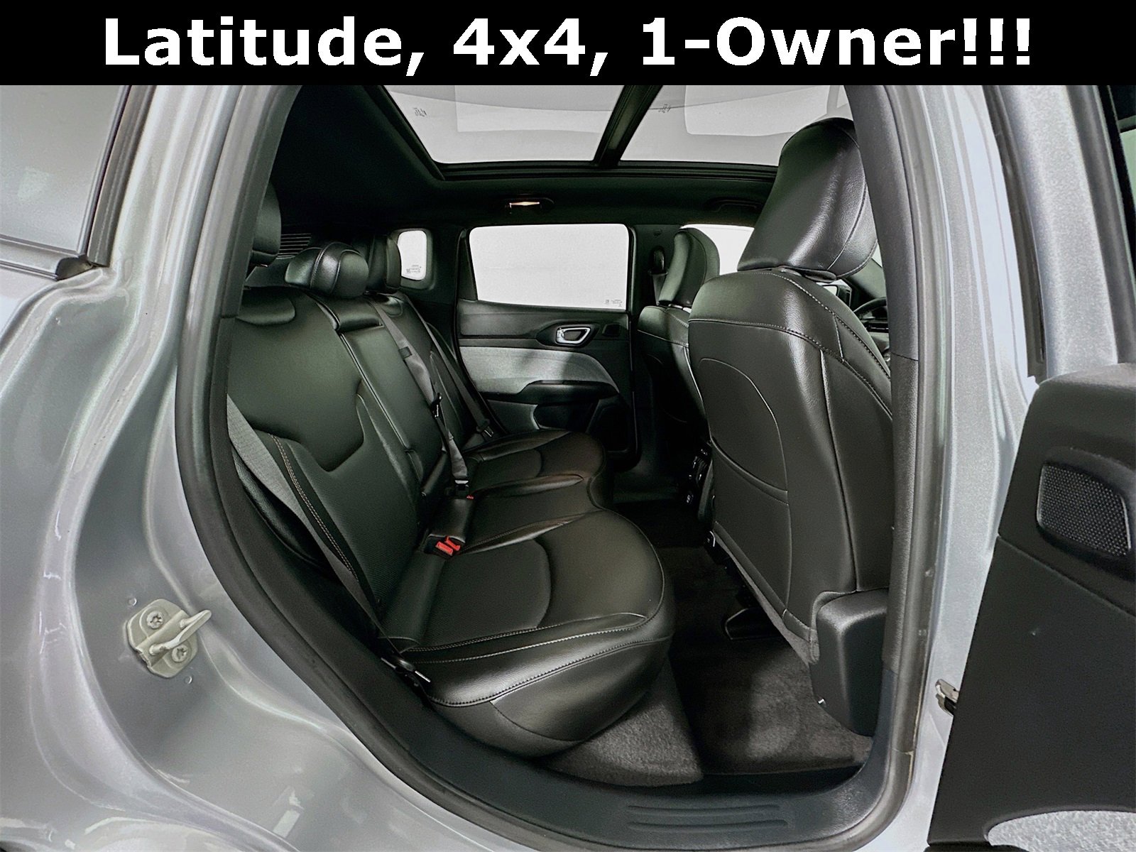 Used 2023 Jeep Compass Latitude w/ Sun and Sound Group image 29