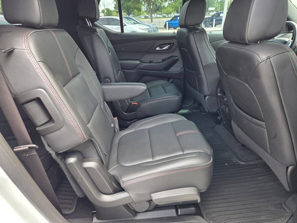 Used 2023 Chevrolet Traverse RS FWD image 16