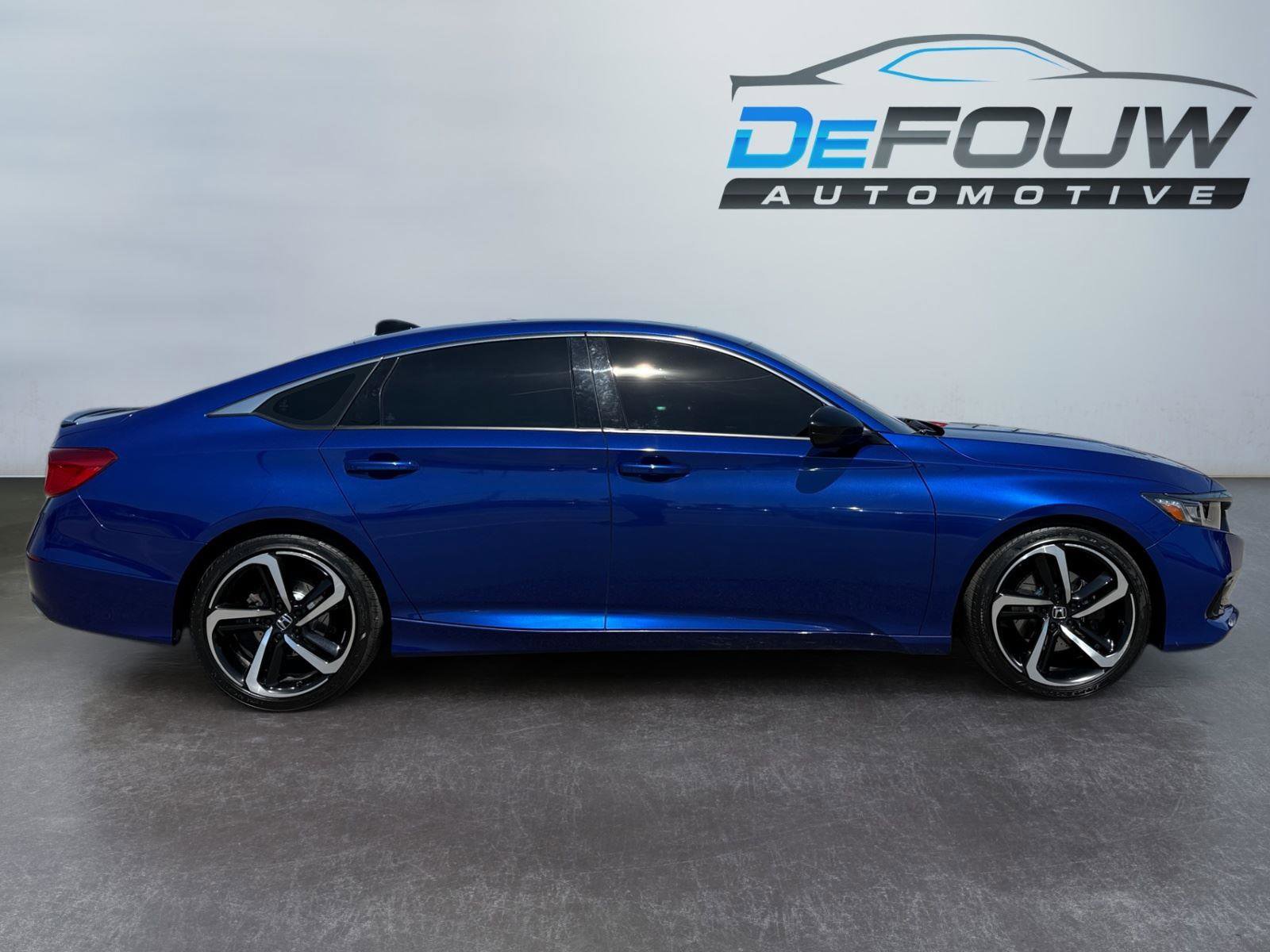 Used 2021 Honda Accord Sport image 2
