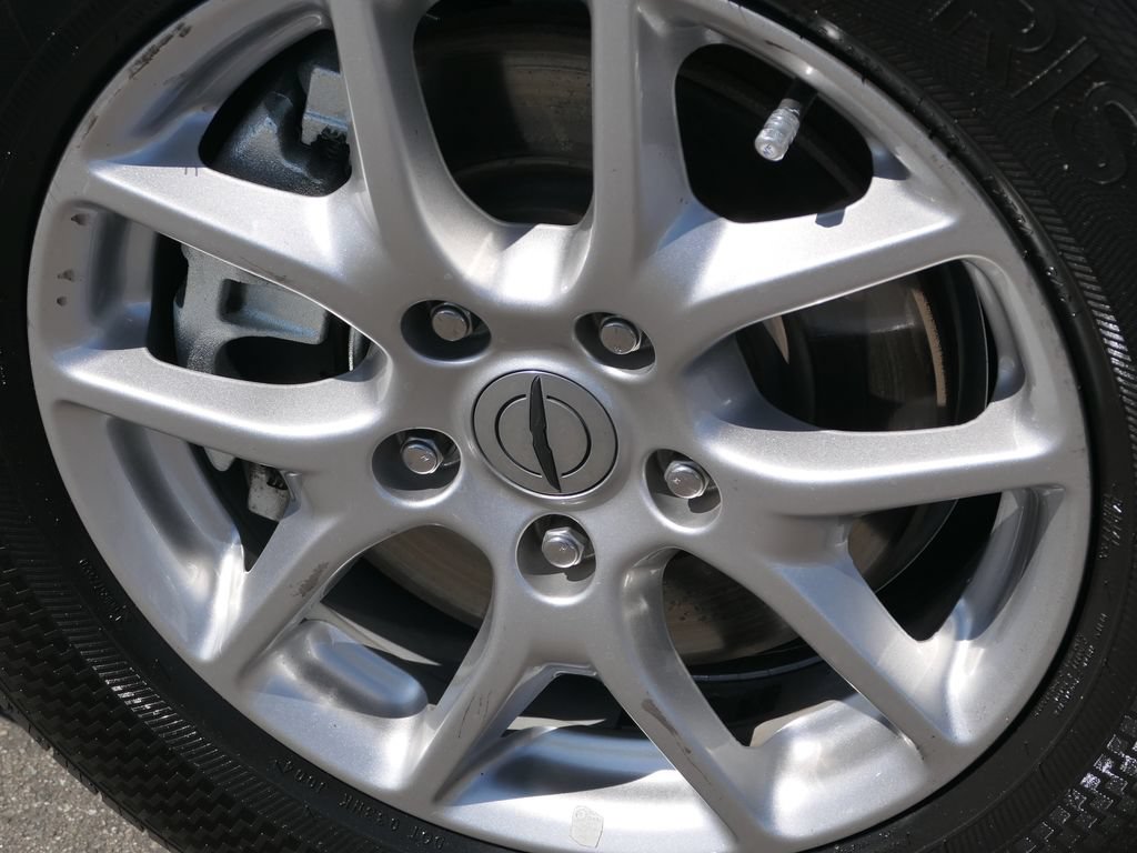 Used 2023 Chrysler Pacifica Touring-L FWD image 9