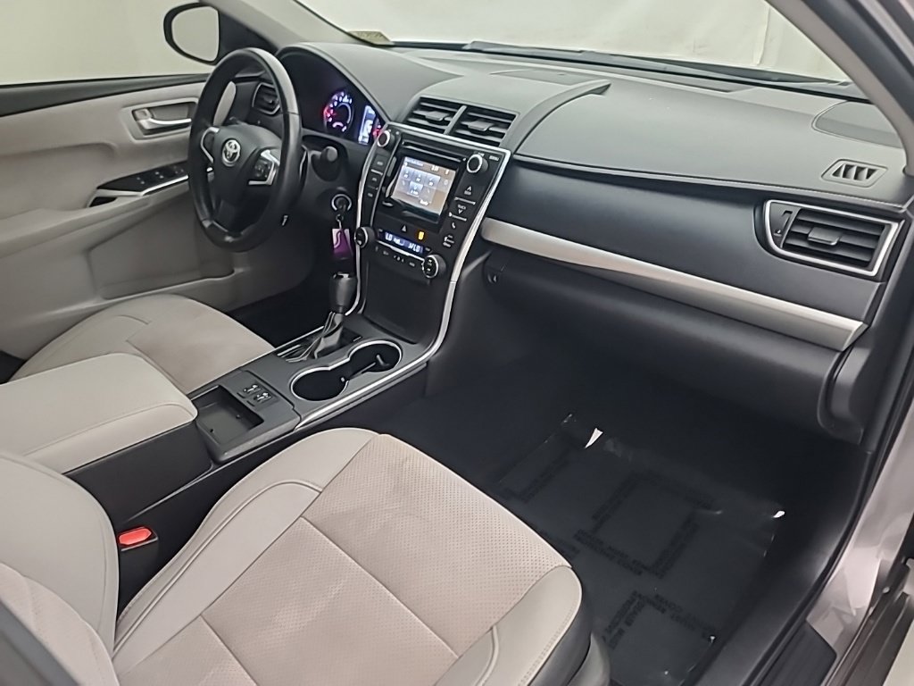 Used 2015 Toyota Camry XSE FWD image 14