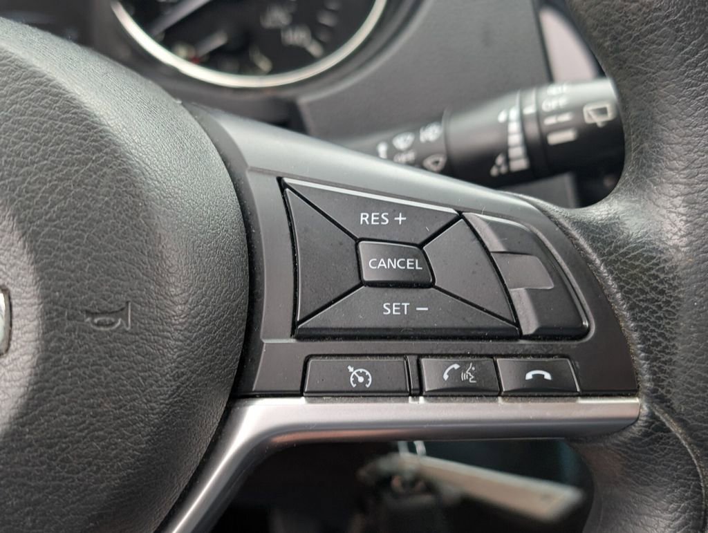 Used 2017 Nissan Rogue S image 23