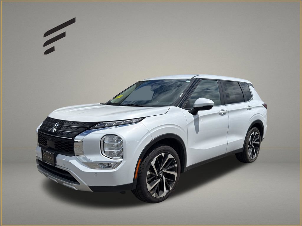 Used 2024 Mitsubishi Outlander SE