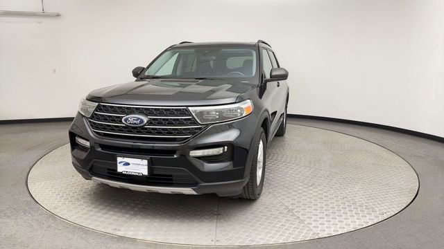 Used 2023 Ford Explorer XLT w/ Equipment Group 202A AWD/4WD image 7