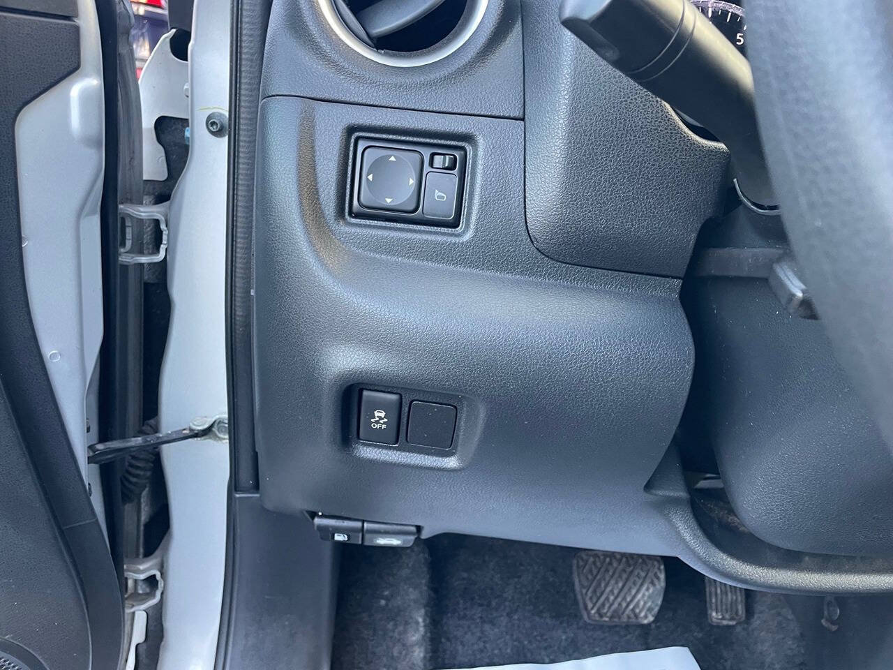 Used 2018 Nissan Versa SV FWD image 20
