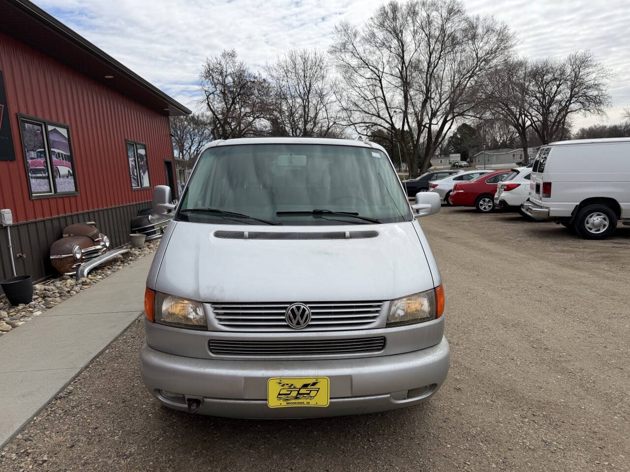 Used 2003 Volkswagen Eurovan MV FWD image 2