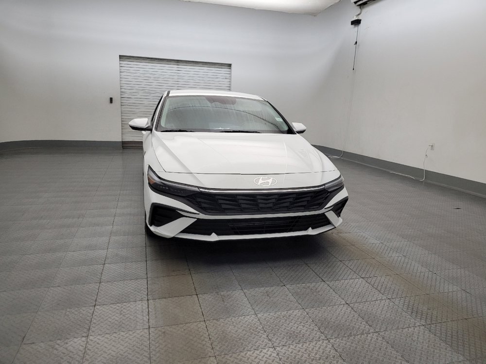 Used 2025 Hyundai Elantra SE FWD image 14