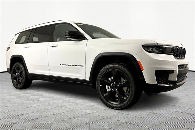 New 2025 Jeep Grand Cherokee L Altitude image 3