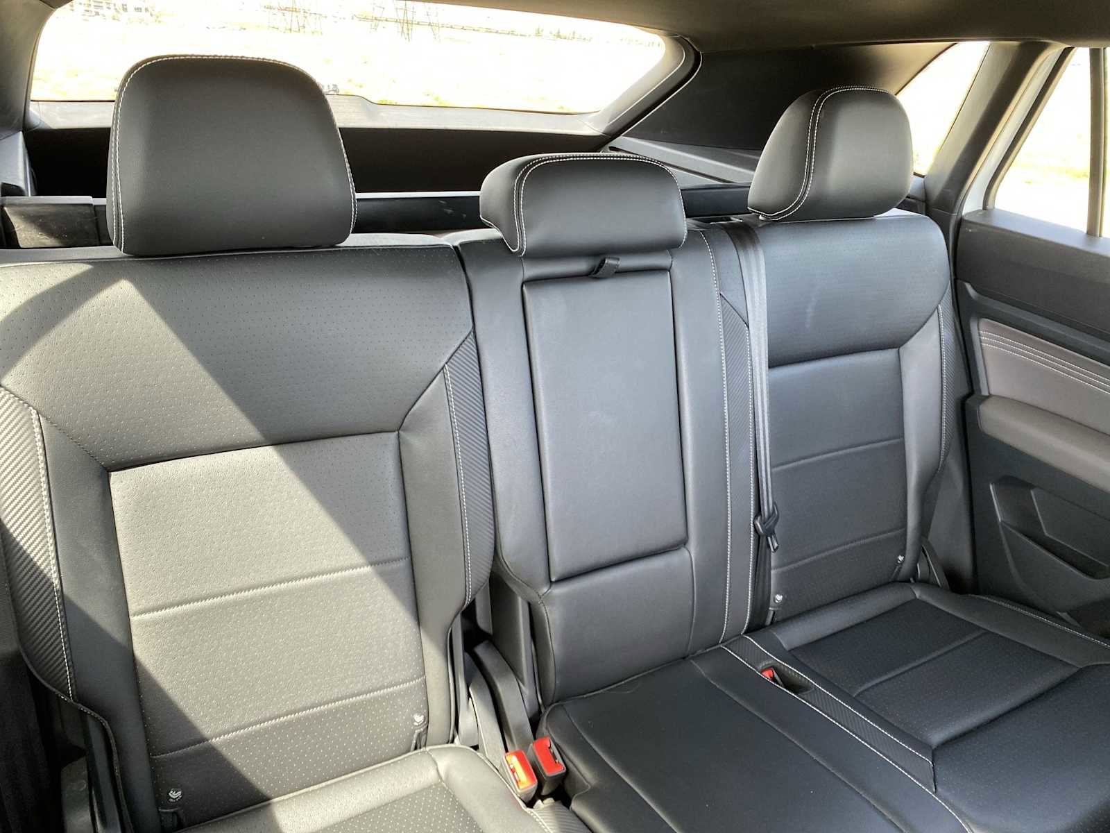 Used 2022 Volkswagen Atlas Cross Sport SEL R-Line image 22