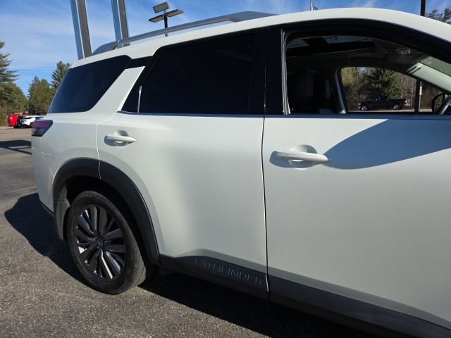 Used 2023 Nissan Pathfinder SL image 35