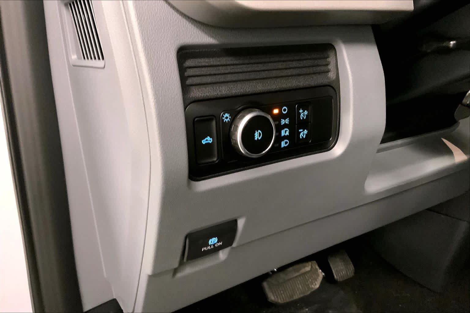 New 2026 Ford F250 XL w/ STX Appearance Package AWD/4WD image 18