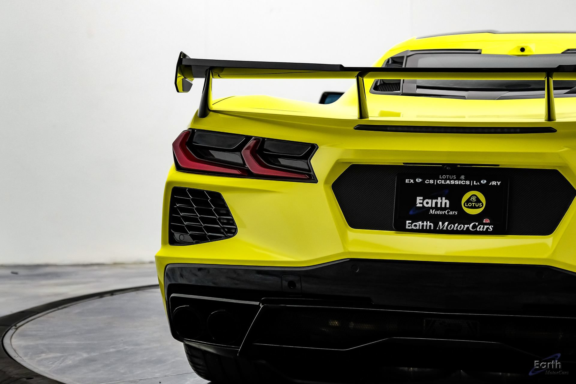 Used 2021 Chevrolet Corvette Stingray Premium Cpe w/ Z51 Performance Package RWD image 18