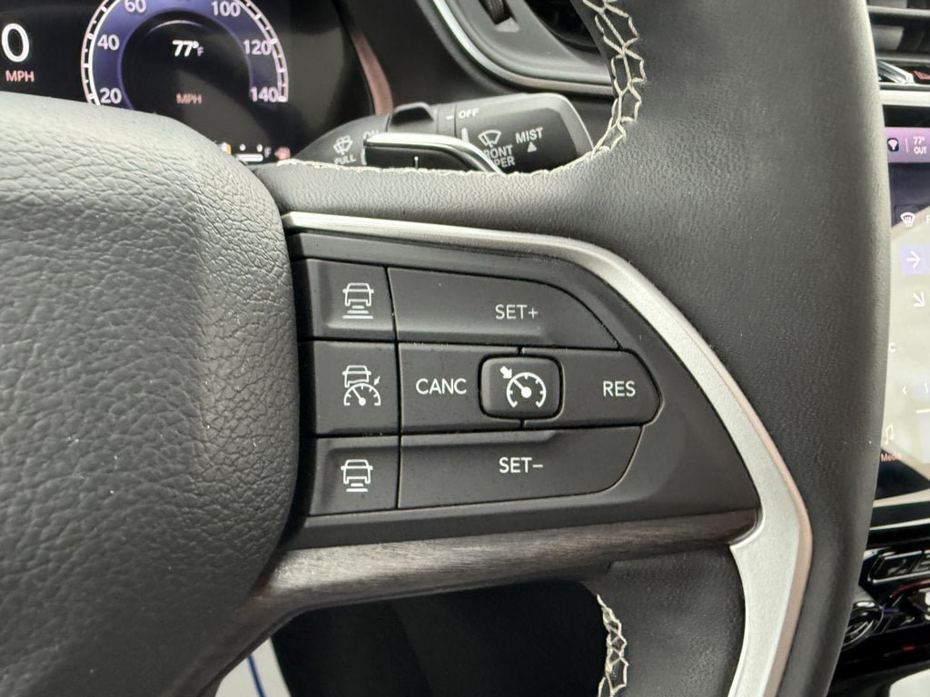 Used 2024 Jeep Grand Cherokee Limited AWD/4WD image 24