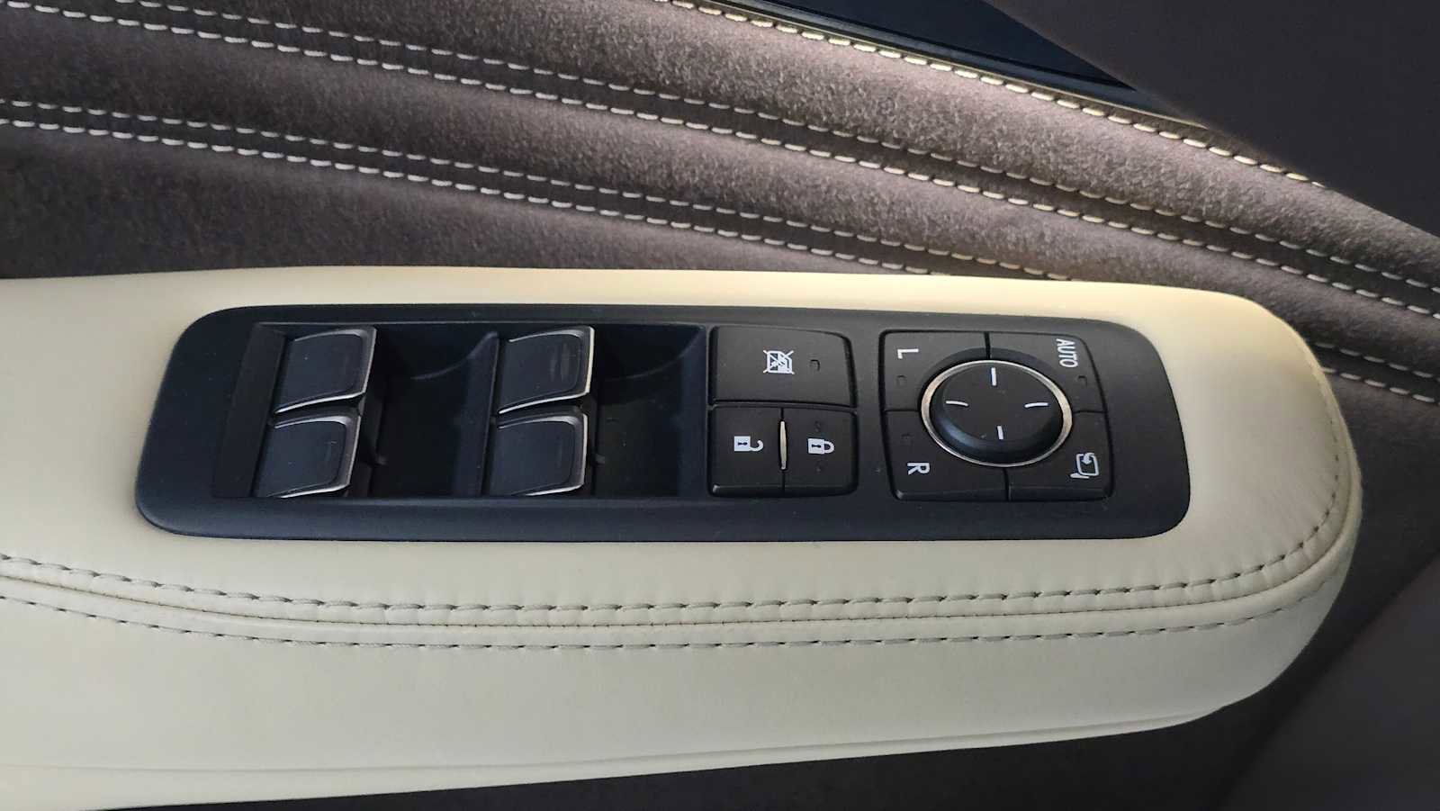 Used 2020 Lexus LS 500 AWD w/ Interior Upgrade Package image 24