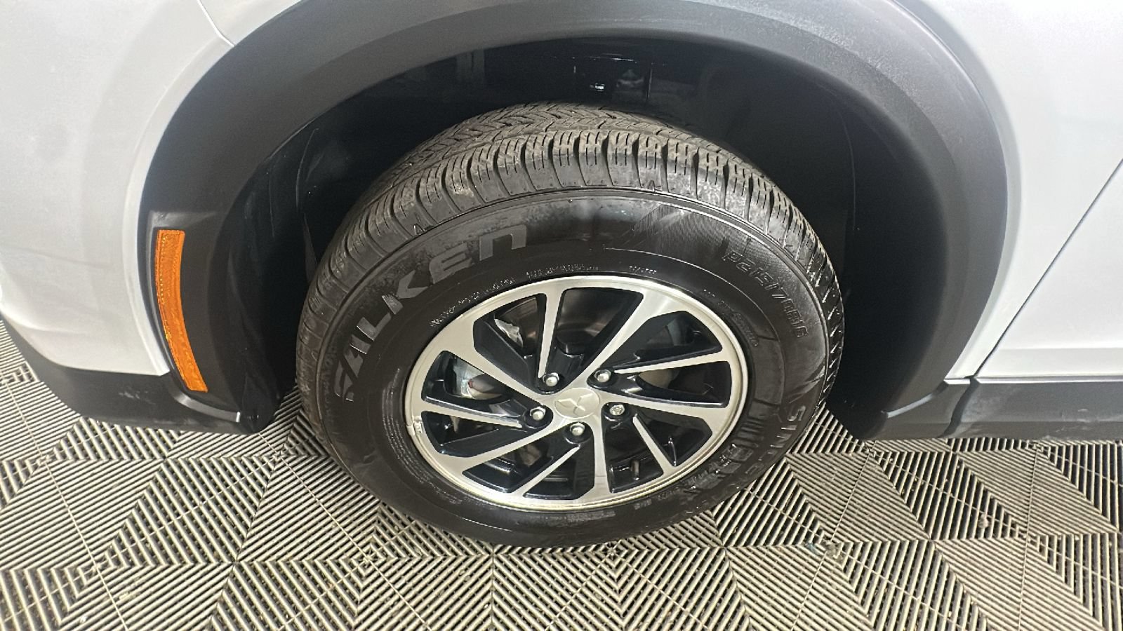 Used 2025 Mitsubishi Eclipse Cross ES AWD/4WD image 9