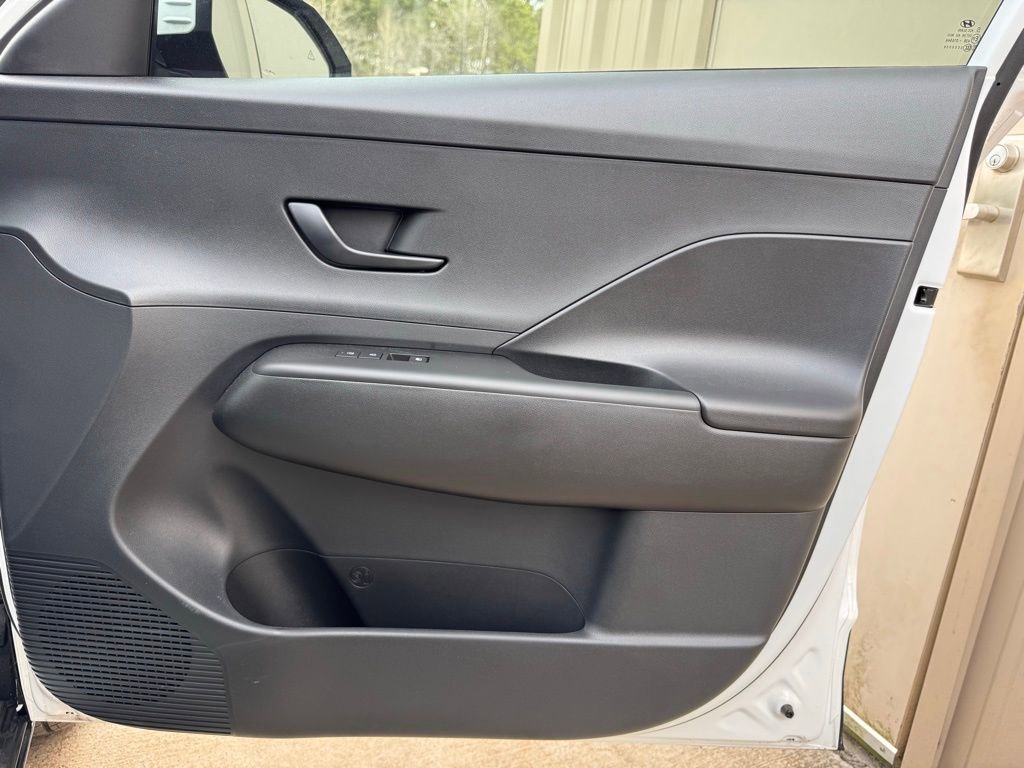 New 2024 Hyundai Kona SEL w/ Convenience Package image 18