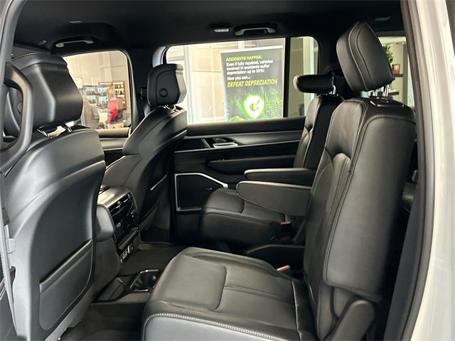 New 2026 Jeep Grand Wagoneer Limited image 18