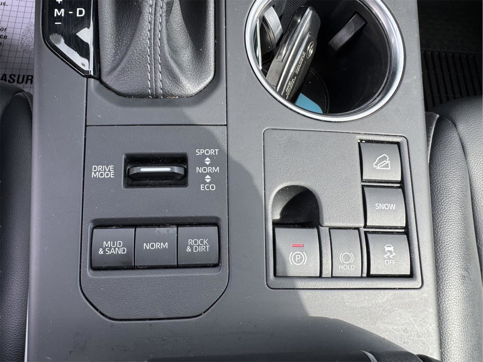 Used 2023 Toyota Highlander XLE AWD/4WD image 23