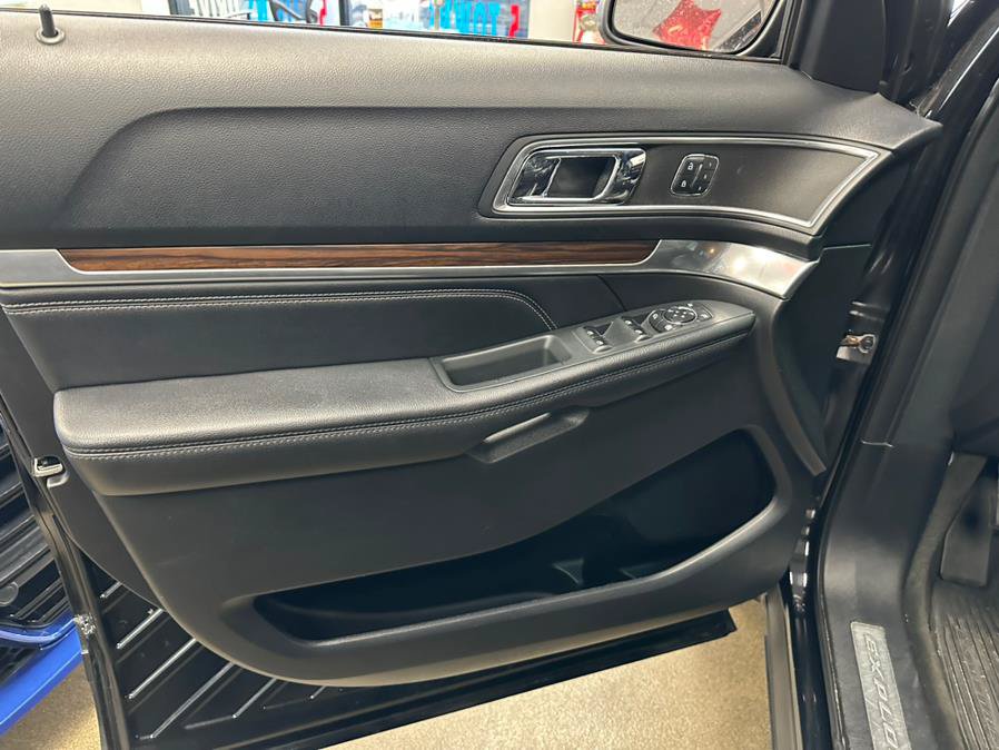 Used 2016 Ford Explorer Limited FWD image 16