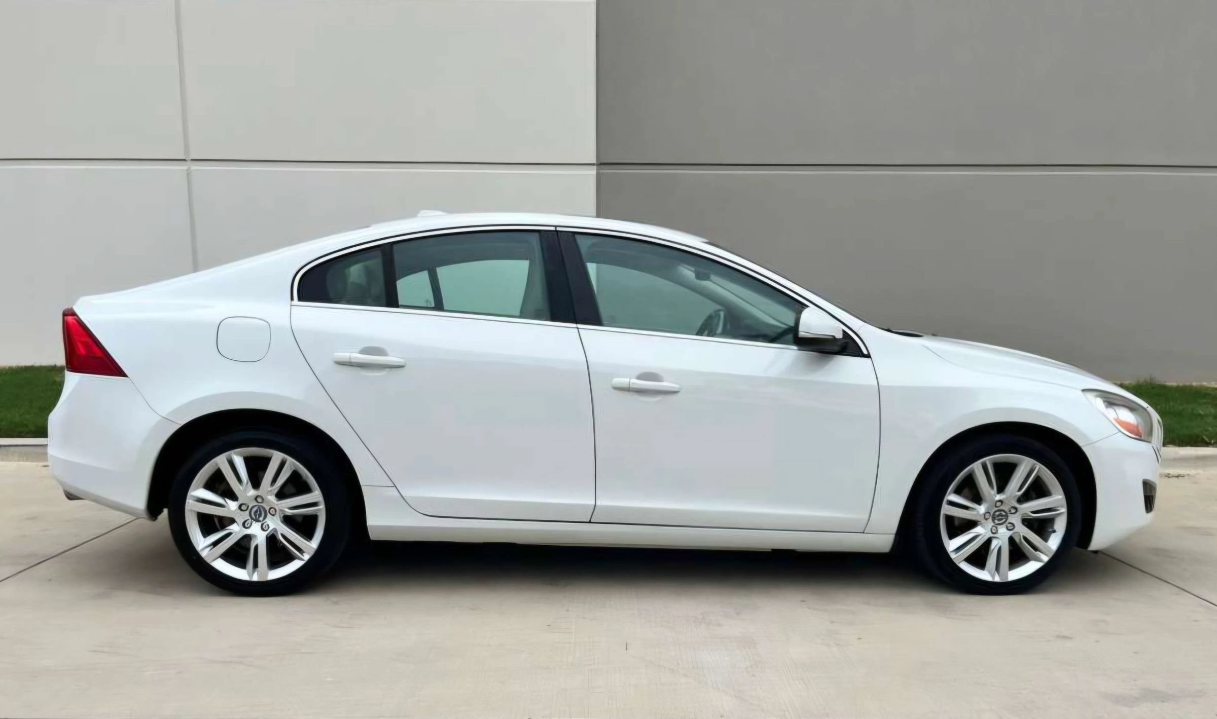 Used 2013 Volvo S60 T6 AWD/4WD image 8
