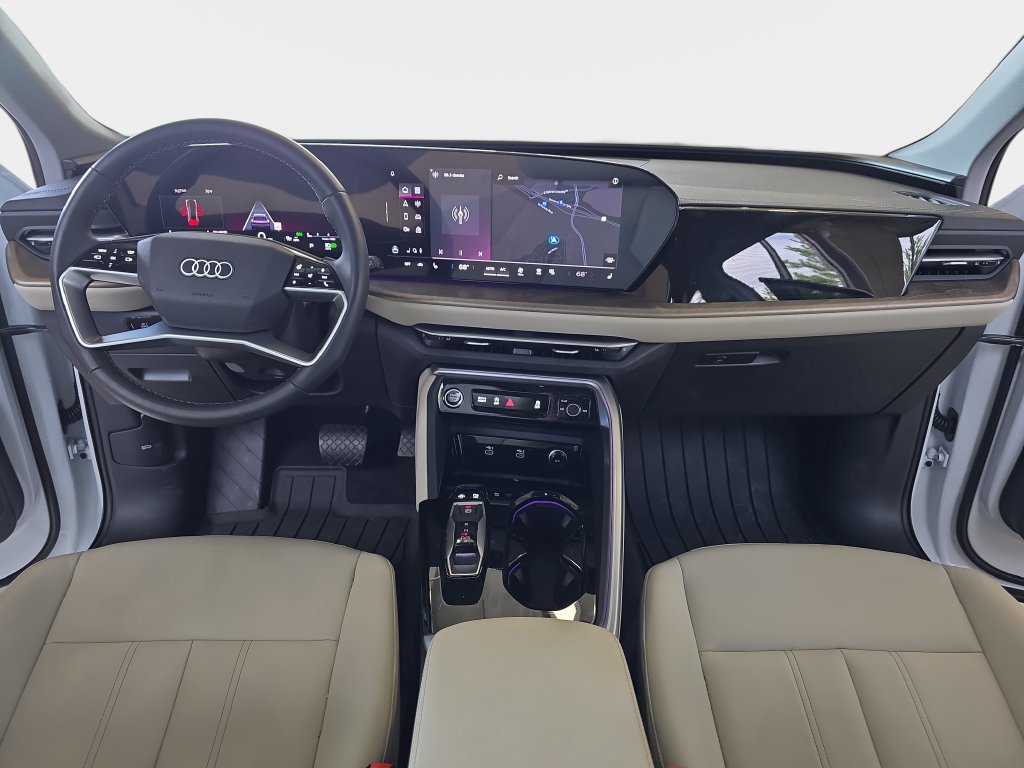 Certified 2025 Audi Q5 Premium AWD/4WD image 9