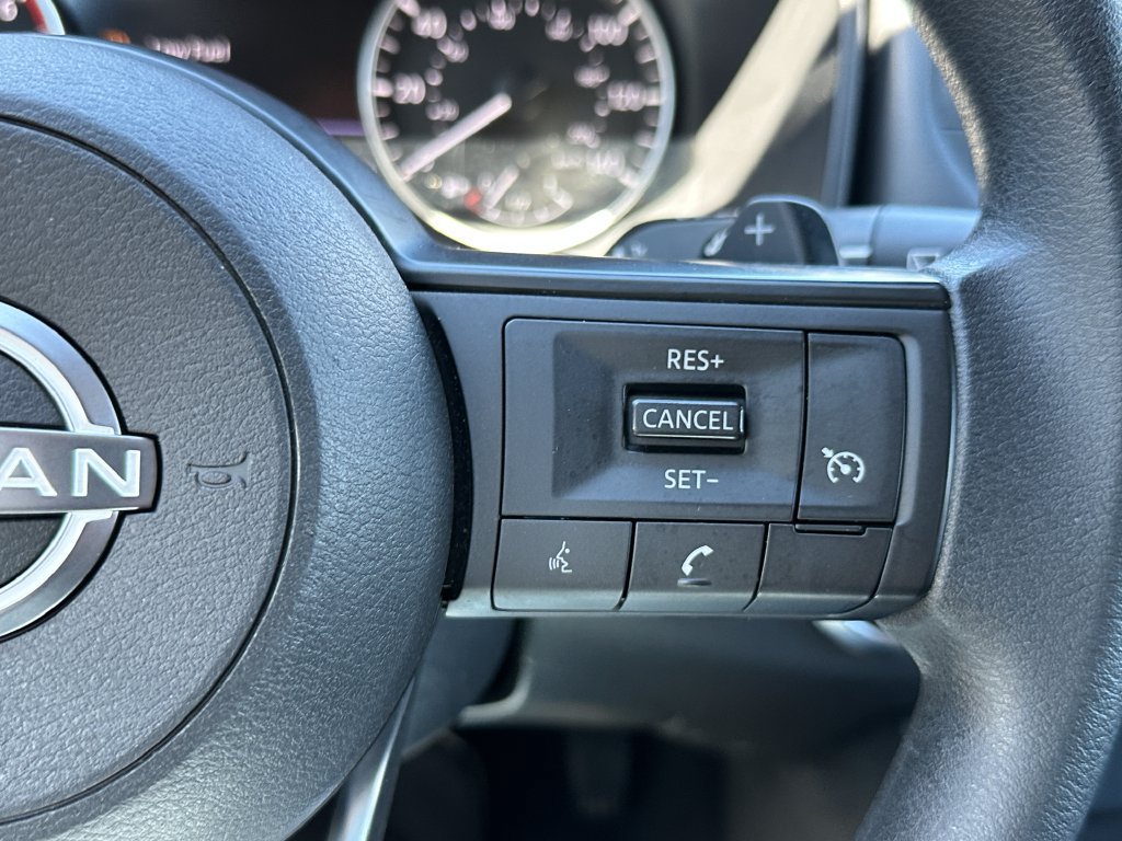 Used 2024 Nissan Rogue S FWD image 23