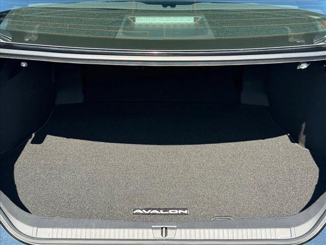 Used 2022 Toyota Avalon Limited w/ Advanced Safety Package FWD image 6