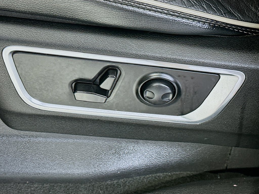 Used 2024 RAM 1500 Laramie AWD/4WD image 22