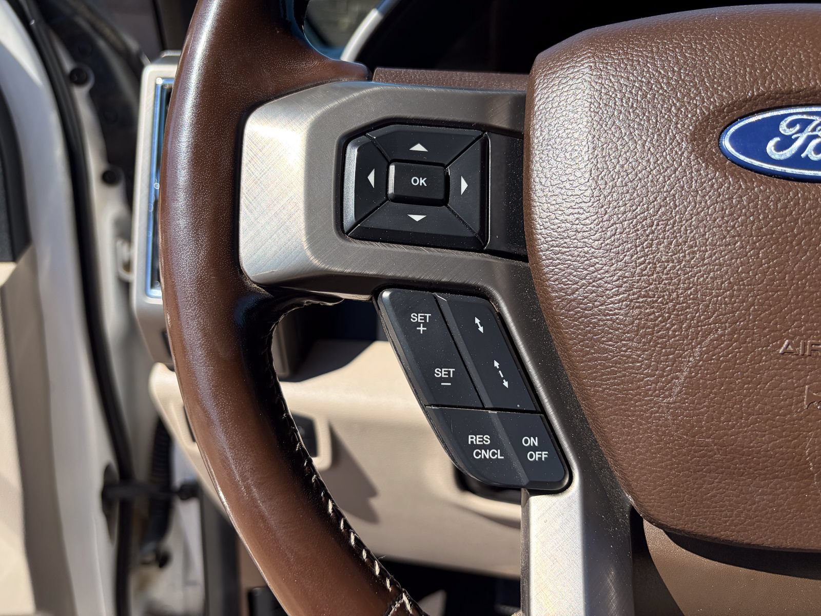Used 2018 Ford F350 Limited AWD/4WD image 30