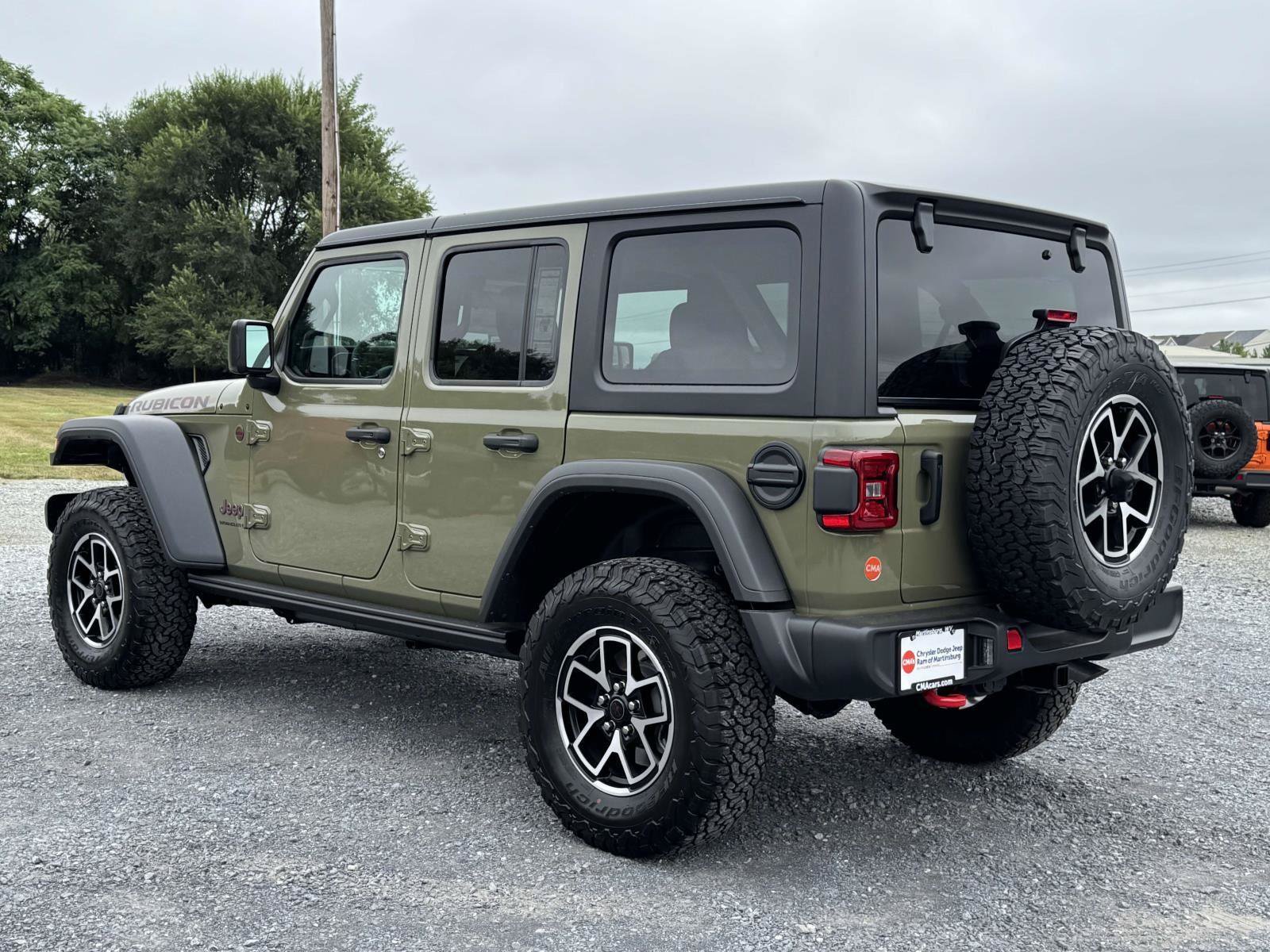 New 2025 Jeep Wrangler Unlimited Rubicon w/ Convenience Group AWD/4WD image 21