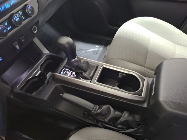 Used 2021 Toyota Tacoma SR5 AWD/4WD image 31