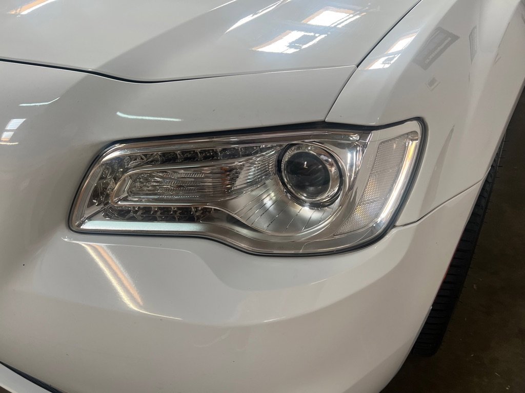 Used 2019 Chrysler 300 Touring L w/ Quick Order Package 22F image 8