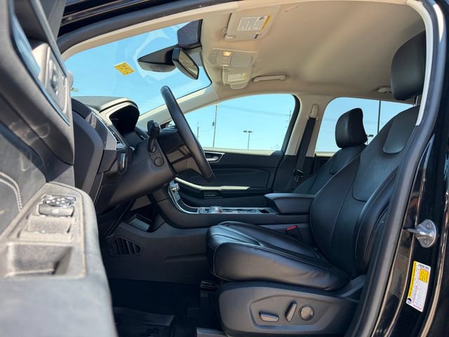 Used 2022 Ford Edge Titanium w/ Equipment Group 301A AWD/4WD image 28