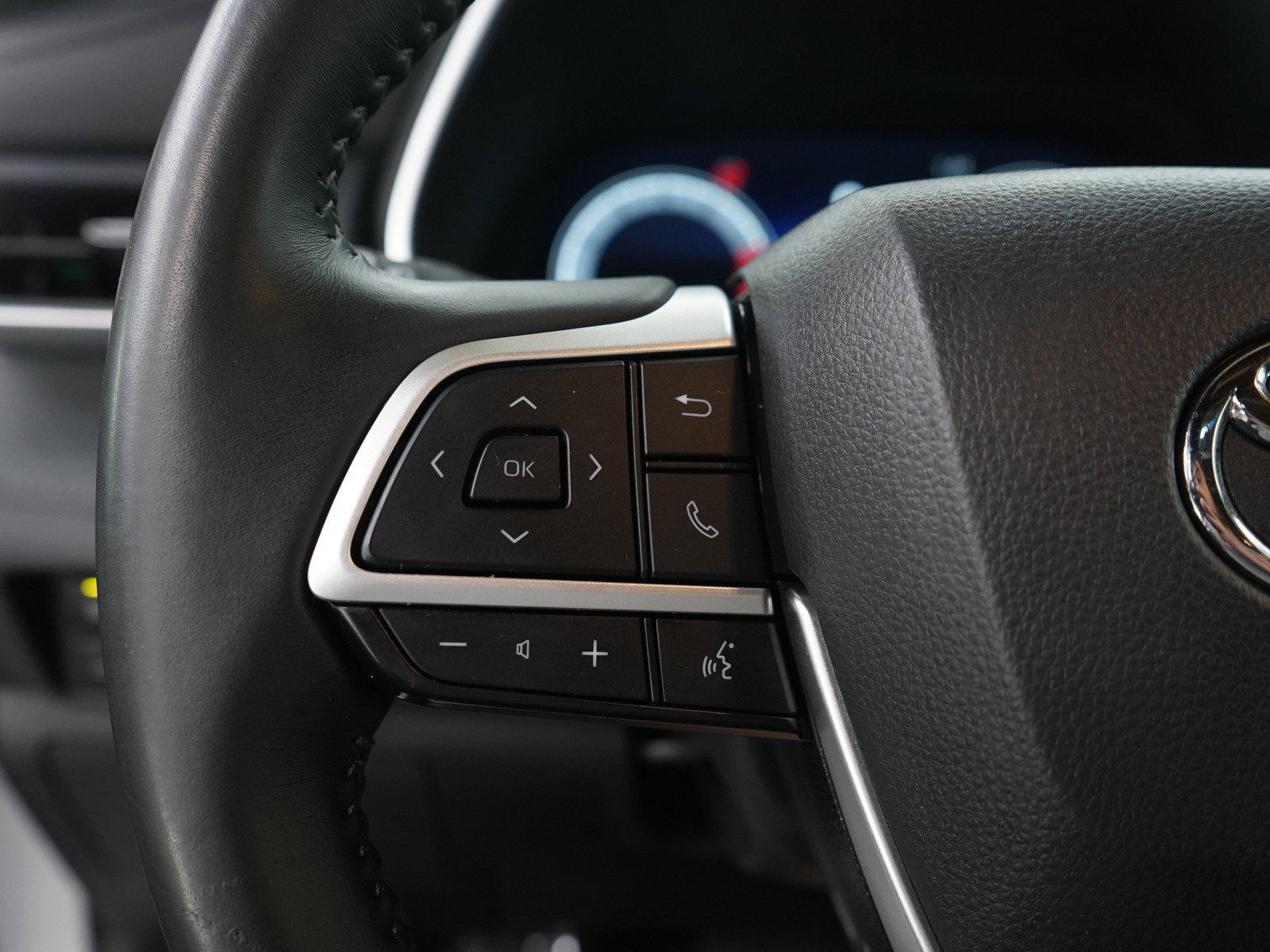 Used 2025 Toyota Highlander XSE AWD/4WD image 20