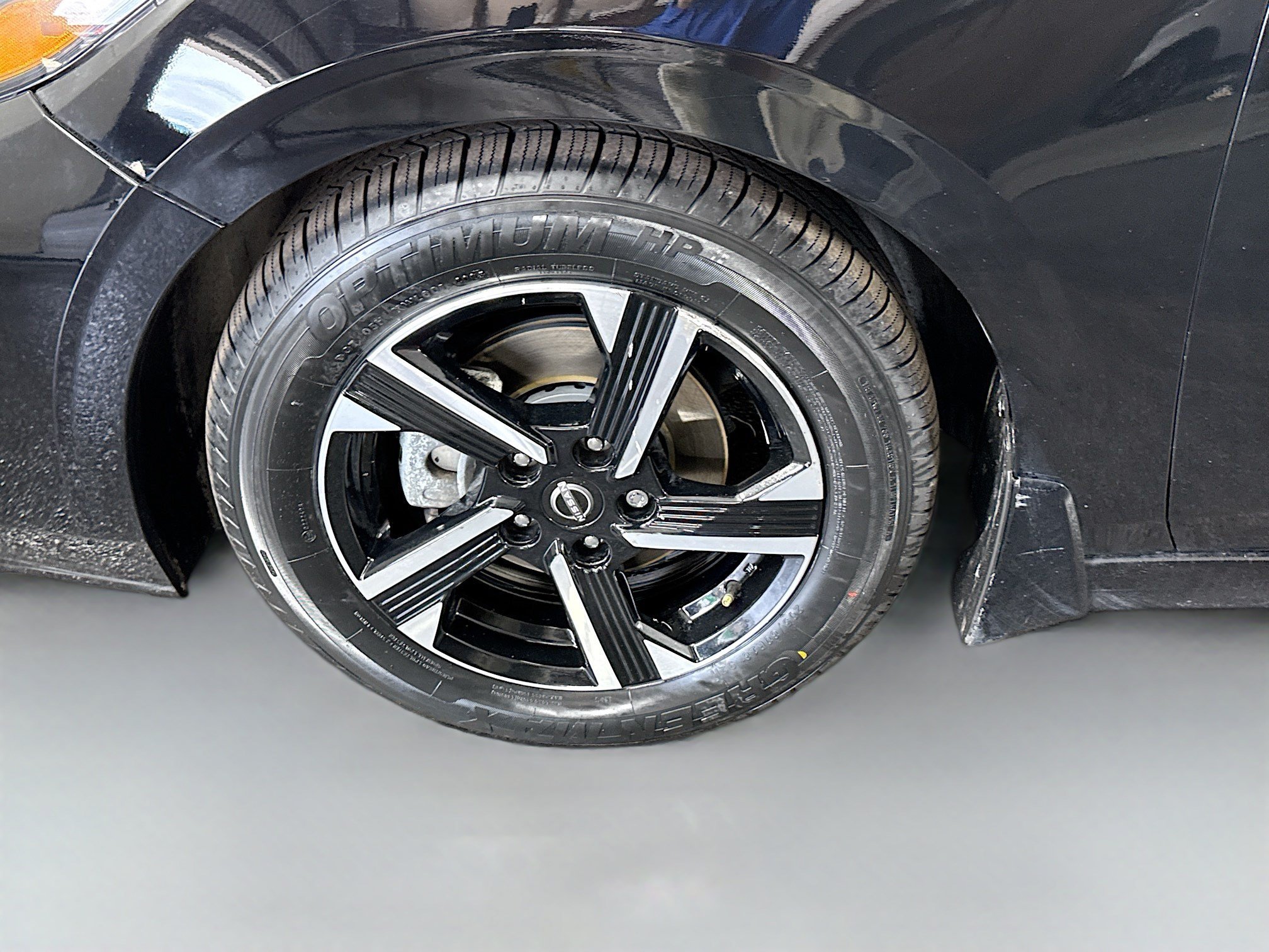 Used 2025 Nissan Sentra SV FWD image 38