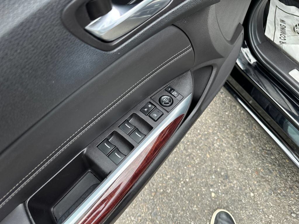 Used 2017 Acura TLX w/ Technology Package FWD image 13