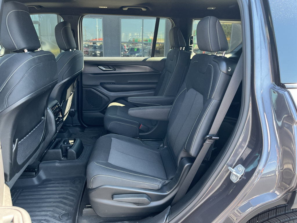 Used 2025 Jeep Grand Cherokee L Laredo RWD image 34
