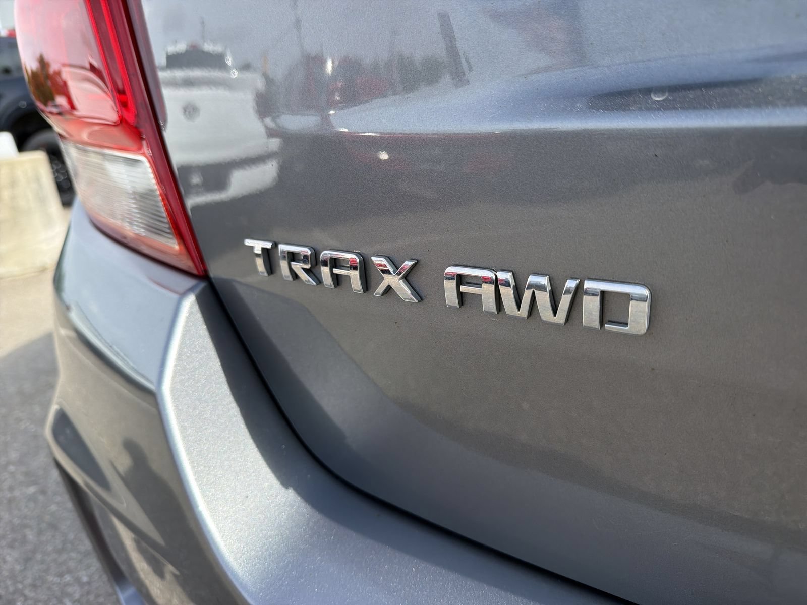 Used 2019 Chevrolet Trax LT w/ LT Convenience Package AWD/4WD image 16