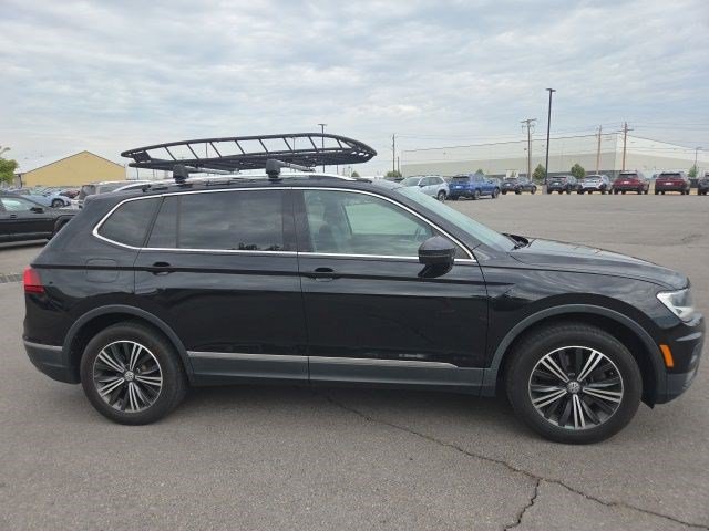 Used 2018 Volkswagen Tiguan SEL AWD/4WD image 2