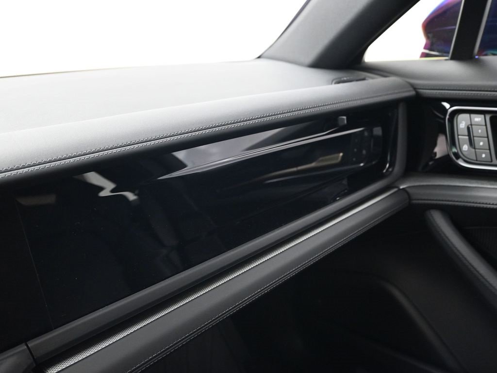 Used 2025 Porsche Panamera 4 image 23