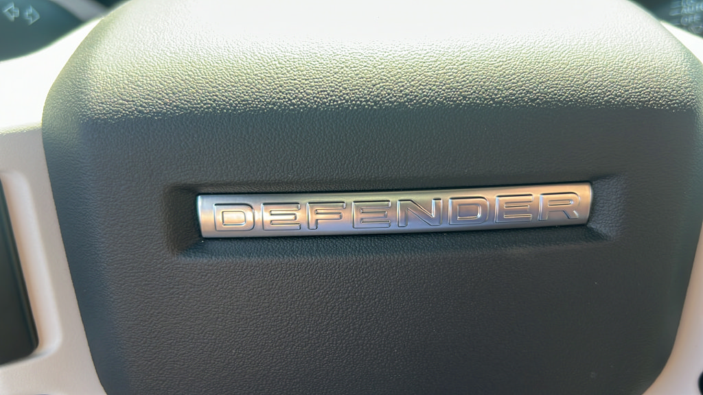 Used 2026 Land Rover Defender 110 X-Dynamic SE AWD/4WD image 33