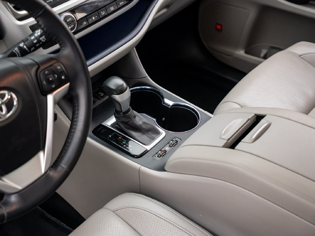 Used 2014 Toyota Highlander Limited AWD/4WD image 14