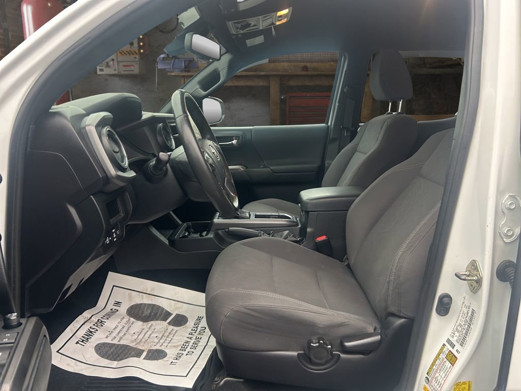 Used 2019 Toyota Tacoma TRD Off-Road image 17