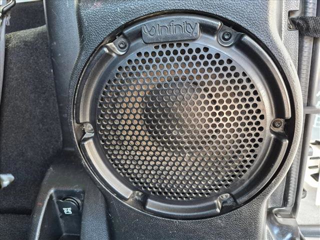Used 2011 Jeep Wrangler Sahara w/ Connectivity Group AWD/4WD image 16