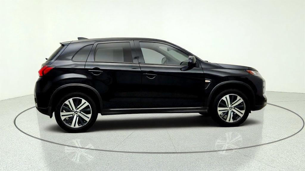 Used 2025 Mitsubishi Outlander Sport LE AWD/4WD image 4