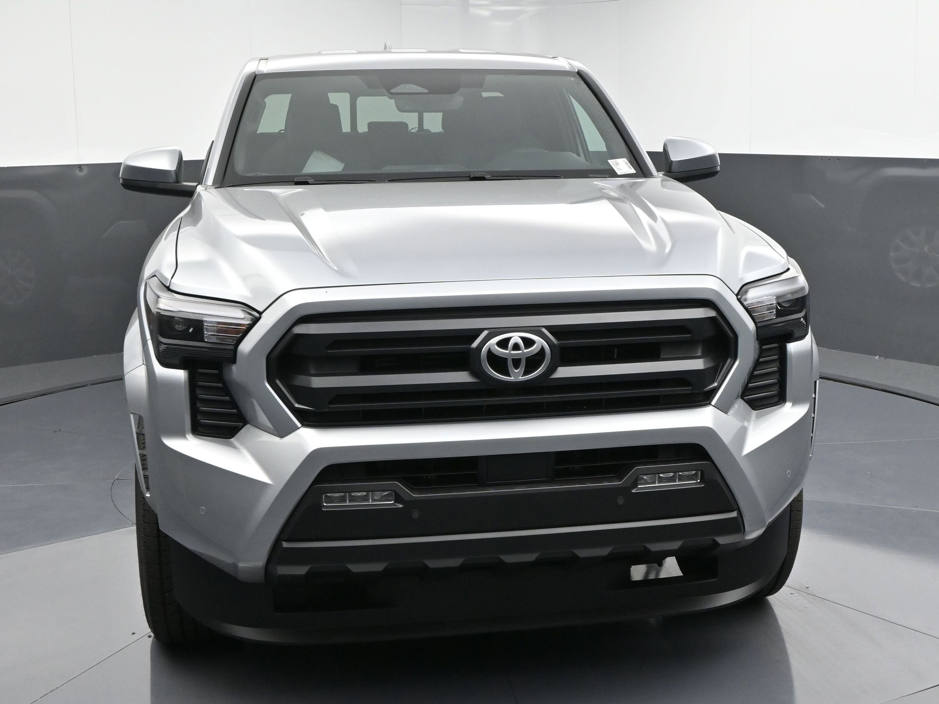 Used 2024 Toyota Tacoma SR5 w/ SR5 Upgrade Package image 2