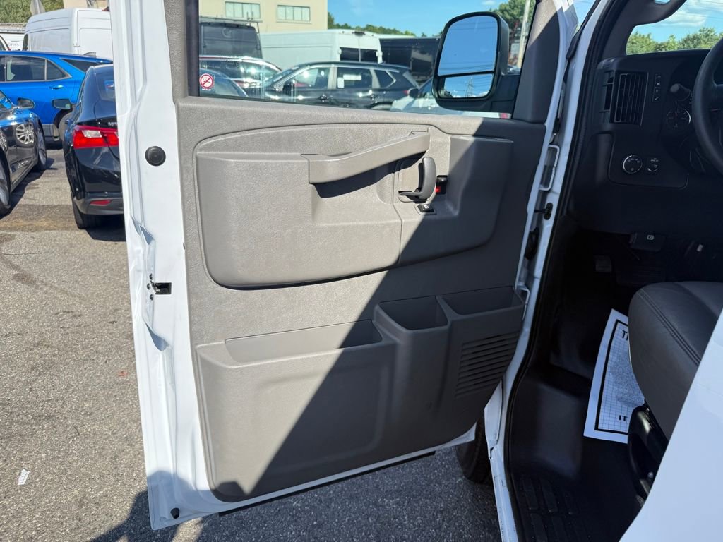 Used 2024 Chevrolet Express 2500 w/ Driver Convenience Package image 15