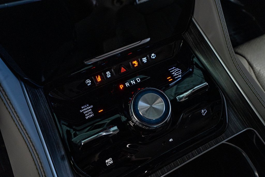 Used 2023 Jeep Wagoneer Series III w/ Preferred Equipment Group image 50