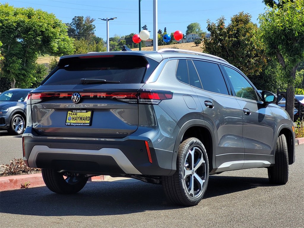 New 2025 Volkswagen Tiguan SE image 3