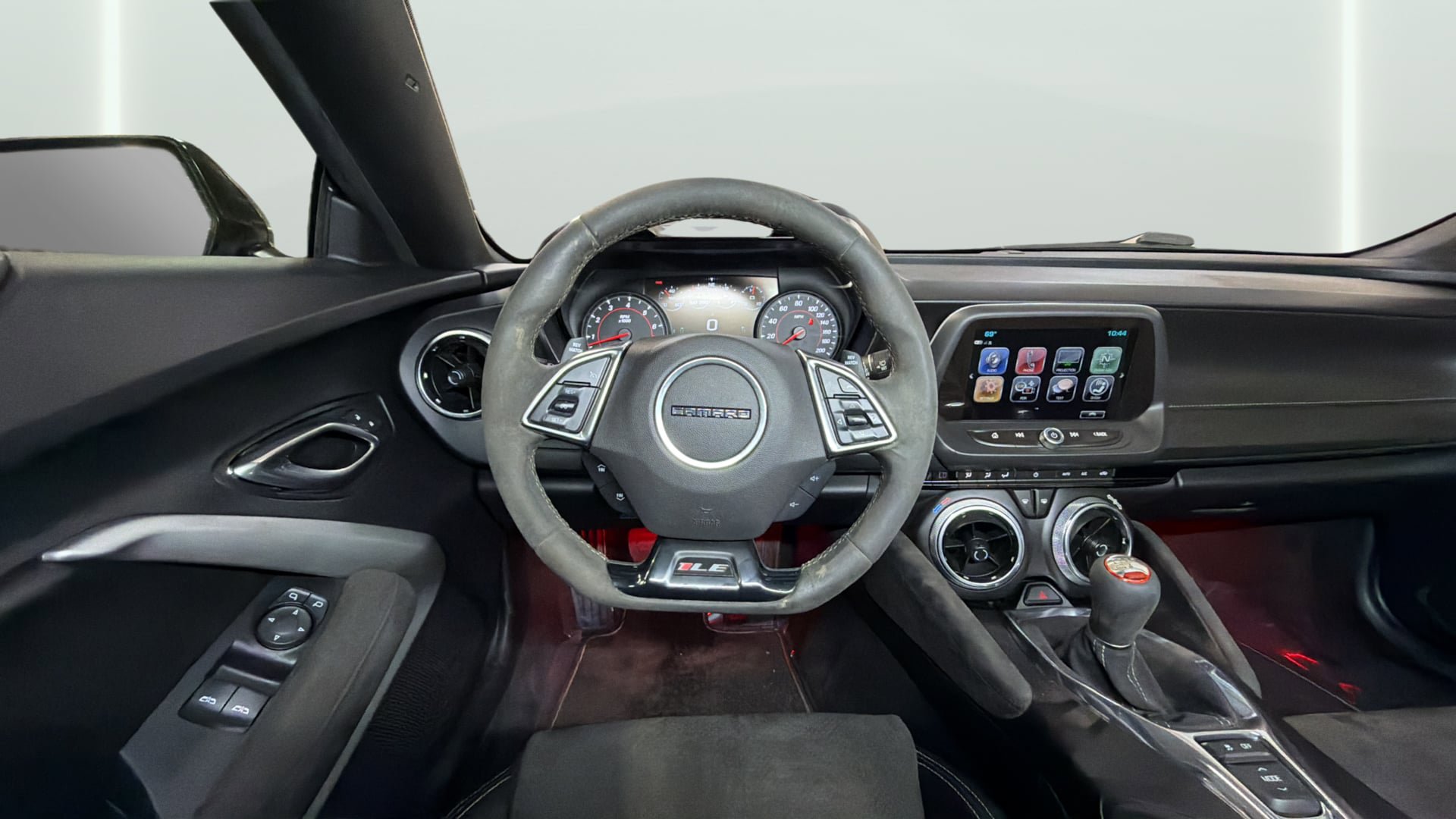 Used 2018 Chevrolet Camaro SS image 16